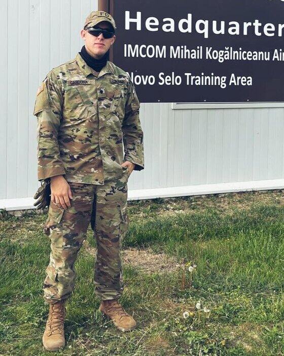 Jean Byron Cardona, fundador de Forze Corp., durante su servicio militar