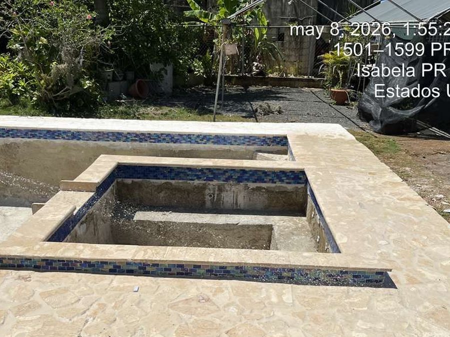 Estructura de piscina y spa en construcción